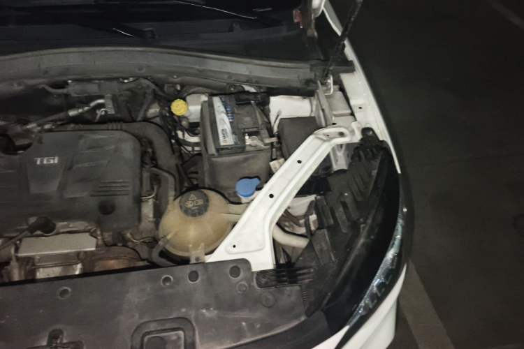 Used MG HS 2018 20T Automatic Two-Wheel Drive Hormone Dynamic Edition China V Standard Engine Bay Left