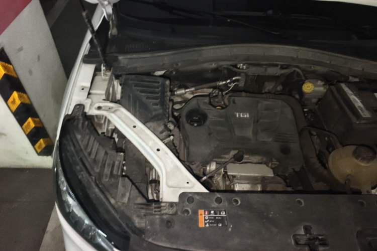 Used MG HS 2018 20T Automatic Two-Wheel Drive Hormone Dynamic Edition China V Standard Engine Bay Right