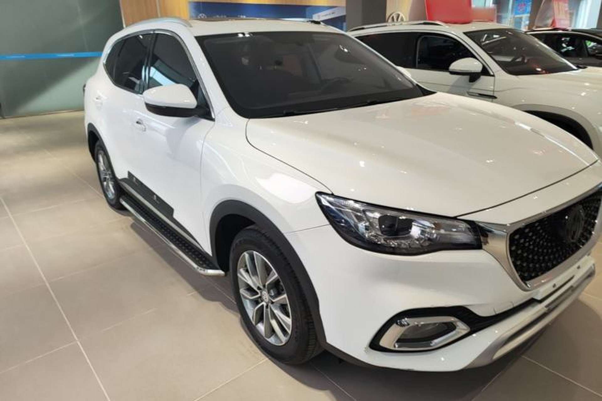 Used MG HS 2018 20T Automatic Two-Wheel Drive Hormone Dynamic Edition China V Standard Front Right 45 Deg