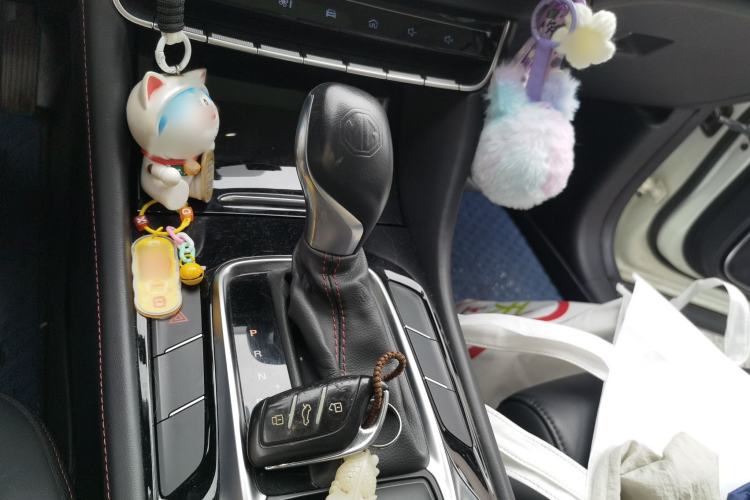 Used MG HS 2018 20T Automatic Two-Wheel Drive Hormone Dynamic Edition China V Standard Gear Lever