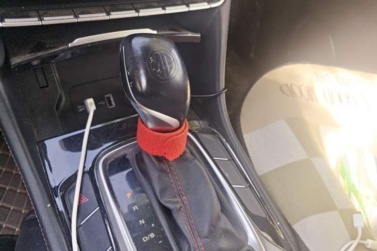 Used MG HS 2018 20T Automatic Two-Wheel Drive Hormone Dynamic Edition China V Standard Gear Lever