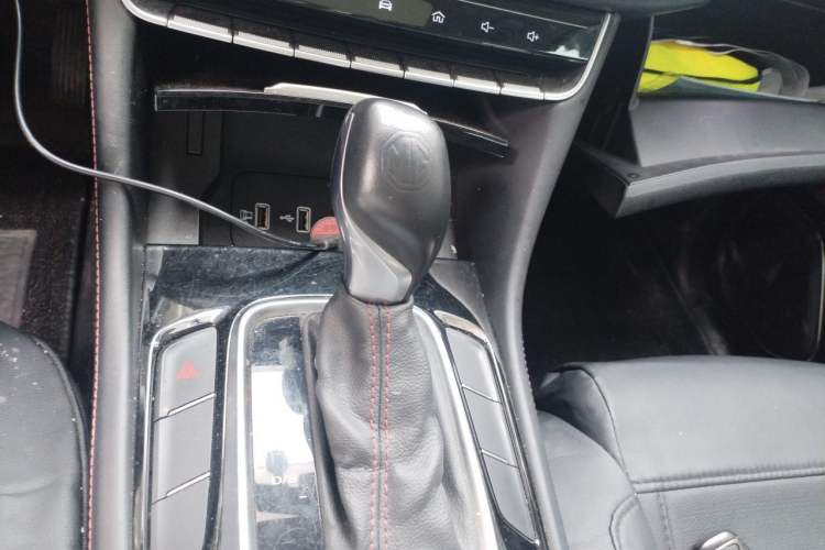 Used MG HS 2018 20T Automatic Two-Wheel Drive Hormone Dynamic Edition China V Standard Gear Lever