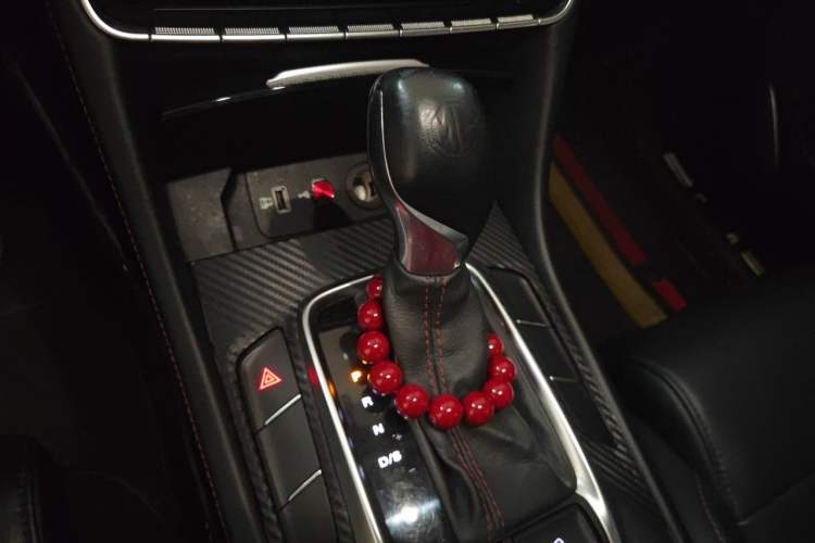 Used MG HS 2018 20T Automatic Two-Wheel Drive Hormone Dynamic Edition China V Standard Gear Lever