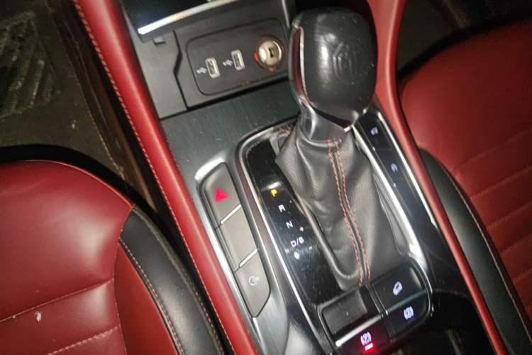 Used MG HS 2018 30T Automatic 2WD Trophy Hormone-Driven Edition China V Standard Gear Lever