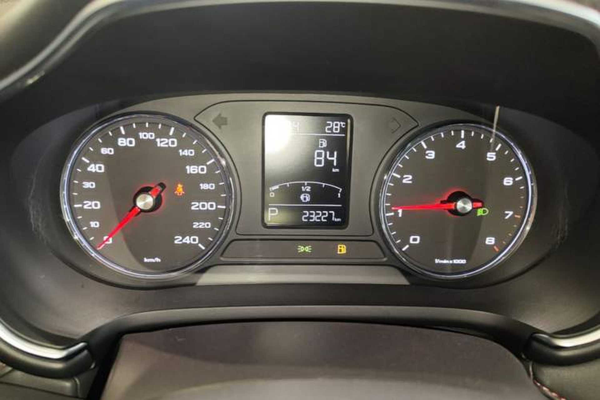 Used MG HS 2018 20T Automatic Two-Wheel Drive Hormone Dynamic Edition China V Standard Instrument Cluster