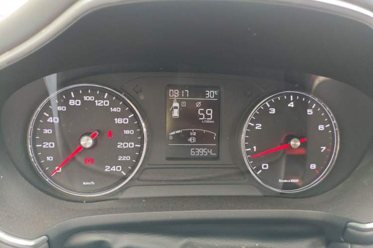 Used MG HS 2018 20T Manual Two-Wheel Drive Hormone-Driven Edition China V Standard Instrument Cluster
