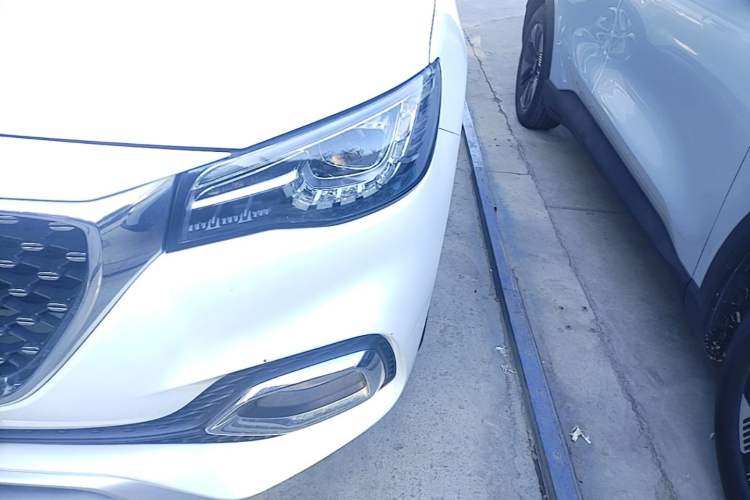 Used MG HS 2018 30T Automatic Two-Wheel Drive Trophy Edition—High-Octane V-Model Left Front Headlight