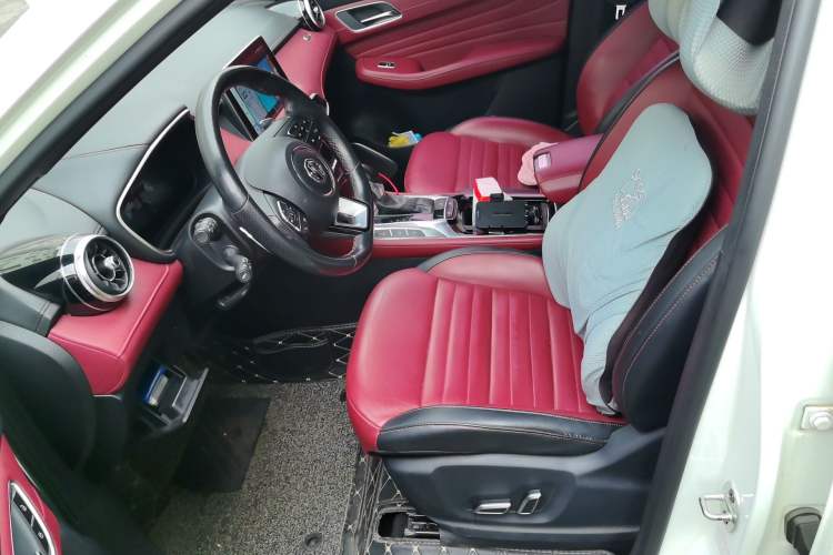 Used MG HS 2018 30T Automatic Two-Wheel Drive Trophy Edition—High-Octane V-Model Left Front Seat