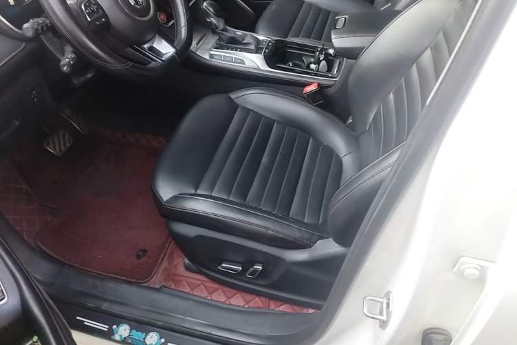 Used MG HS 2018 30T Automatic Two-Wheel Drive Trophy Edition—High-Octane V-Model Left Front Seat