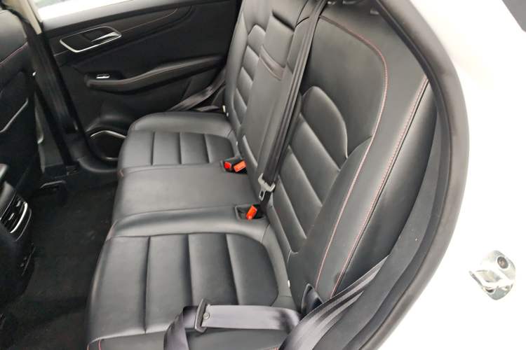 Used MG HS 2018 20T Manual Two-Wheel Drive Hormone-Driven Edition China V Standard Left Rear Seat