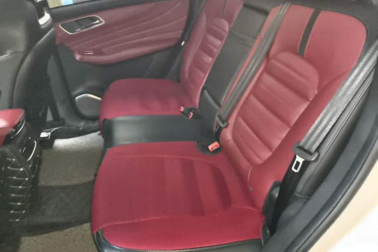 Used MG HS 2018 30T Automatic Two-Wheel Drive Trophy Edition—High-Octane V-Model Left Rear Seat