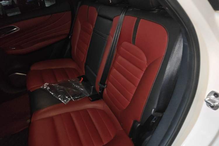 Used MG HS 2018 30T Automatic Two-Wheel Drive Trophy Edition—High-Octane V-Model Left Rear Seat