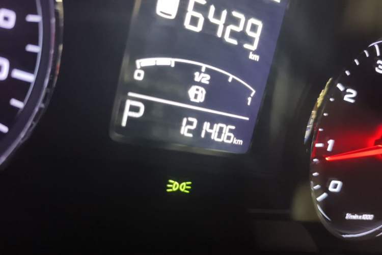 Used MG HS 2018 20T Automatic Two-Wheel Drive Hormone Dynamic Edition China V Standard Odometer Close Up