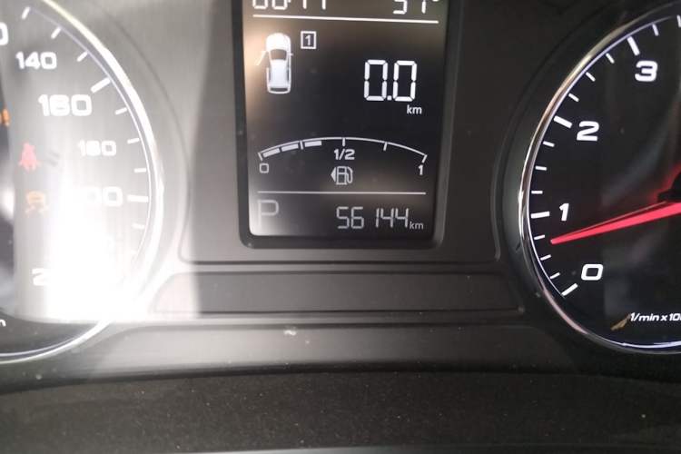Used MG HS 2018 20T Automatic Two-Wheel Drive Hormone Dynamic Edition China V Standard Odometer Close Up