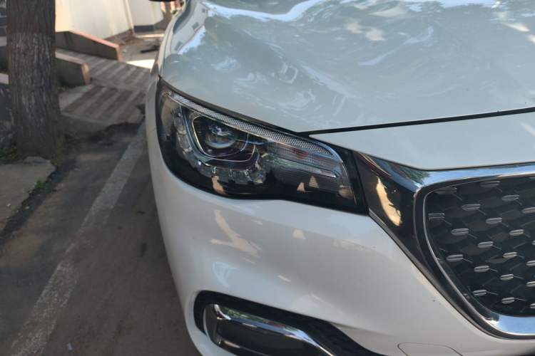 Used MG HS 2018 20T Automatic Two-Wheel Drive Hormone Dynamic Edition China V Standard Right Front Headlight