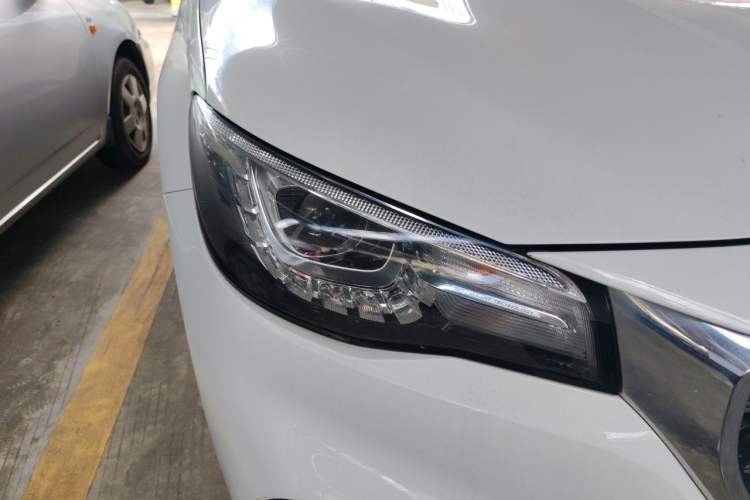 Used MG HS 2018 20T Automatic Two-Wheel Drive Hormone Dynamic Edition China V Standard Right Front Headlight