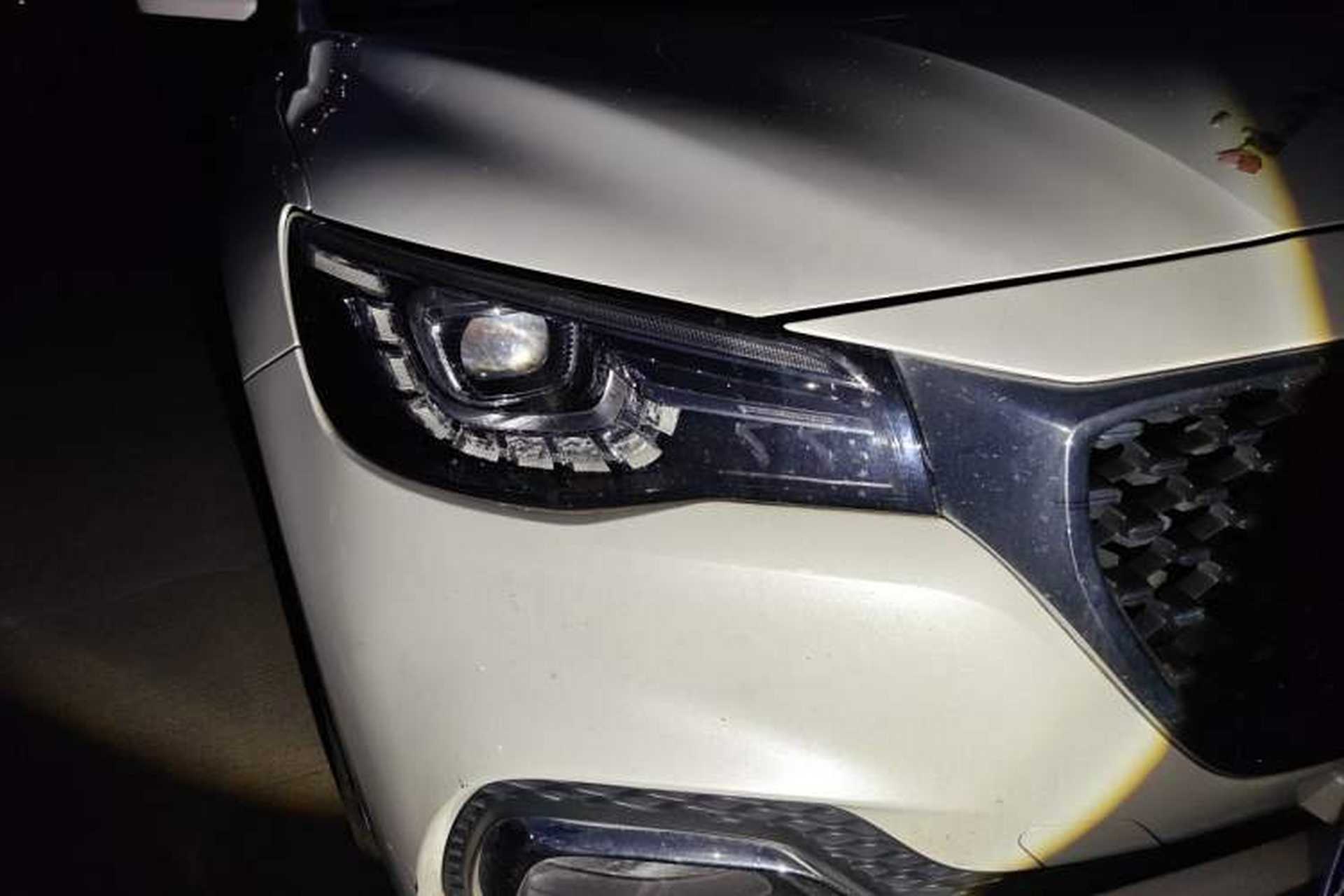 Used MG HS 2018 20T Automatic Two-Wheel Drive Hormone Passion Edition China V Standard Right Front Headlight
