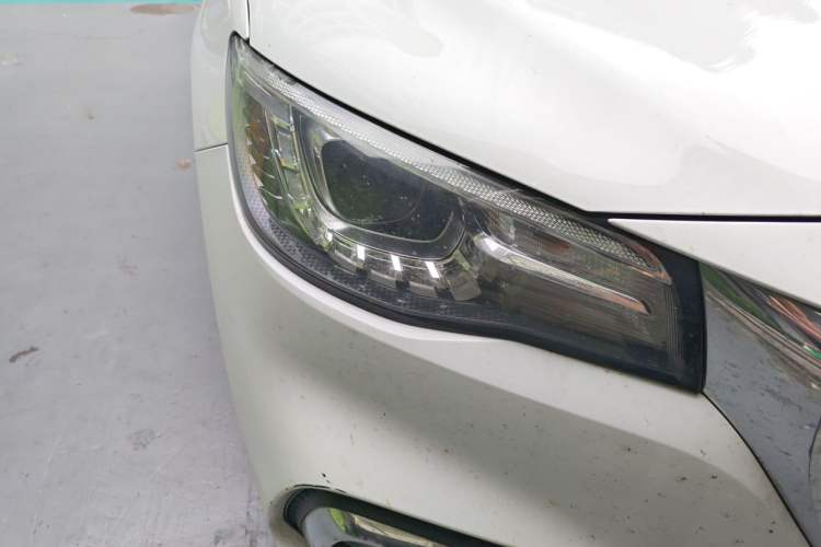 Used MG HS 2018 20T Automatic Two-Wheel Drive Hormone Dynamic Edition China V Standard Right Front Headlight