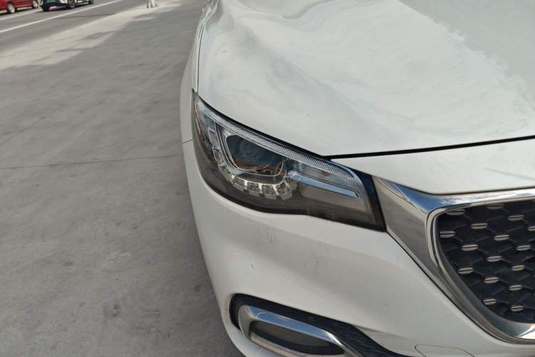 Used MG HS 2018 20T Manual Two-Wheel Drive Hormone-Driven Edition China V Standard Right Front Headlight