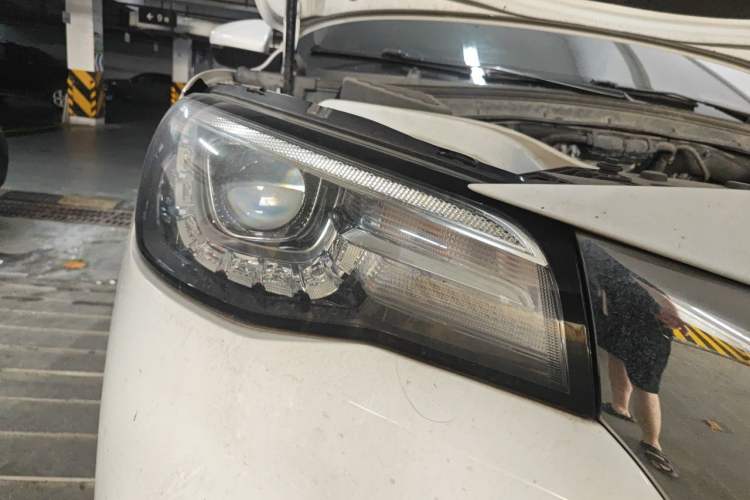 Used MG HS 2018 20T Automatic Two-Wheel Drive Hormone Dynamic Edition China V Standard Right Front Headlight