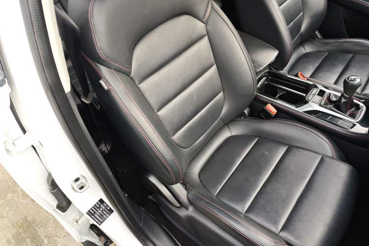 Used MG HS 2018 20T Manual Two-Wheel Drive Hormone-Driven Edition China V Standard Right Front Seat