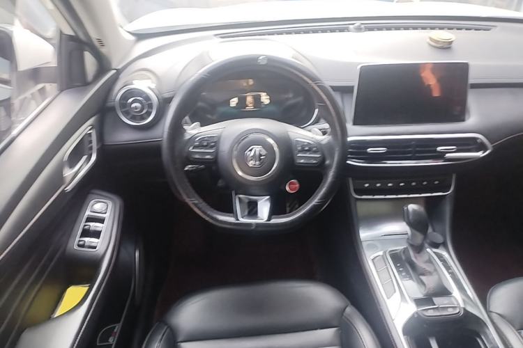 Used MG HS 2018 30T Automatic Two-Wheel Drive Trophy Edition—High-Octane V-Model Steering Wheel