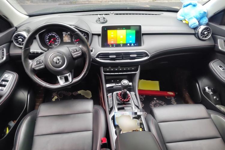 Used MG HS 2019 20T Manual Two-Wheel Drive Luxury Edition China VI Standard Center Console