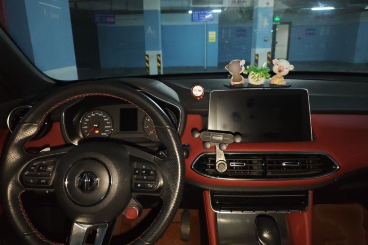 Used MG HS 2019 20T Automatic Two-Wheel Drive Trophy Super Sport Version China VI Standard Center Console