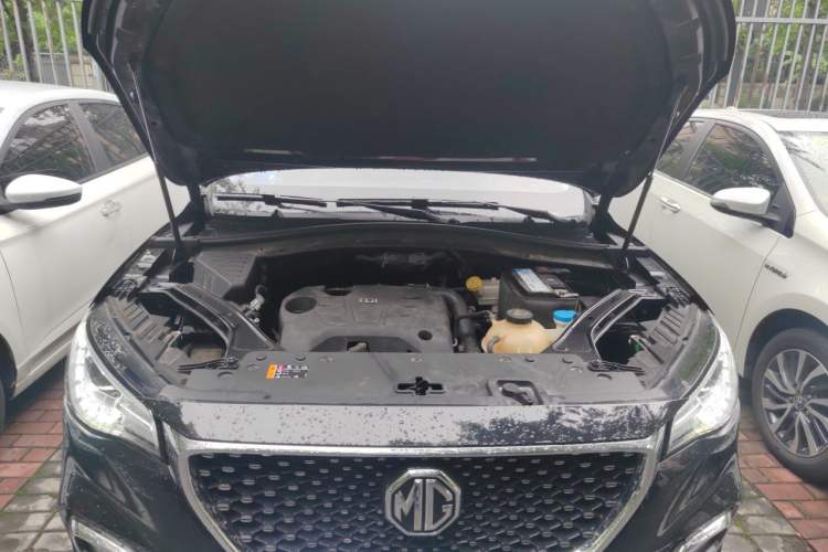Used MG HS 2019 20T Manual Two-Wheel Drive Luxury Edition China VI Standard Engine Bay