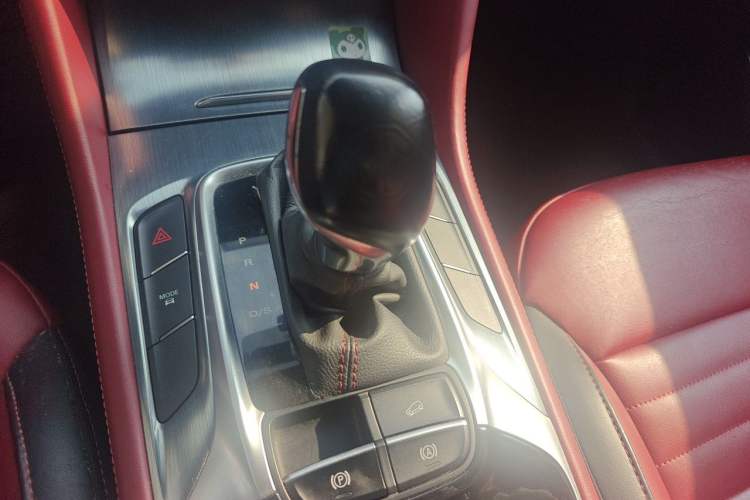 Used MG HS 2019 20T Automatic Two-Wheel Drive Trophy Super Sport Version China VI Standard Gear Lever