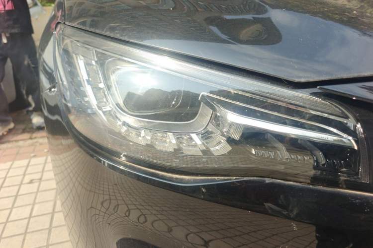 Used MG HS 2019 20T Automatic Two-Wheel Drive Trophy Super Sport Version China VI Standard Right Front Headlight