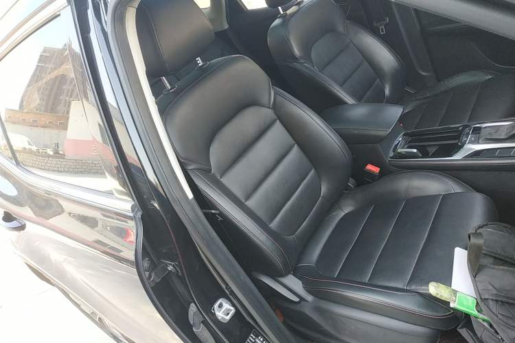 Used MG HS 2019 20T Automatic Two-Wheel Drive Luxury Edition China VI Standard Right Front Seat