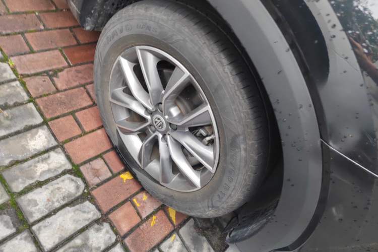 Used MG HS 2019 20T Manual Two-Wheel Drive Luxury Edition China VI Standard Right Front Wheel Hub