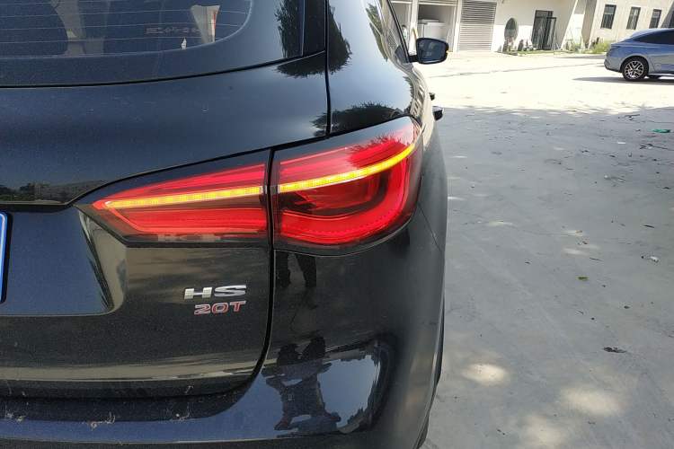 Used MG HS 2019 20T Automatic Two-Wheel Drive Luxury Edition China VI Standard Right Rear Taillight