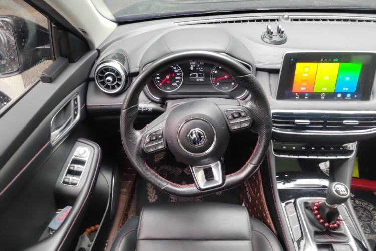Used MG HS 2019 20T Manual Two-Wheel Drive Luxury Edition China VI Standard Steering Wheel