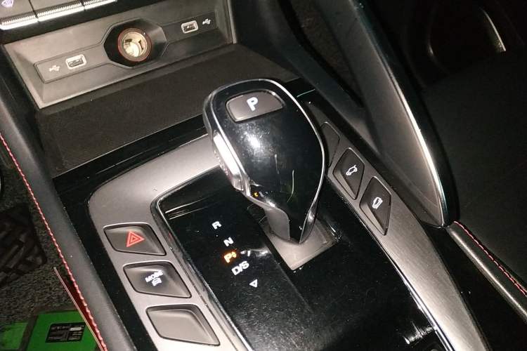 Used MG HS 2019 20T Automatic Two-Wheel Drive Trophy Super Sport Version China VI Standard Gear Lever