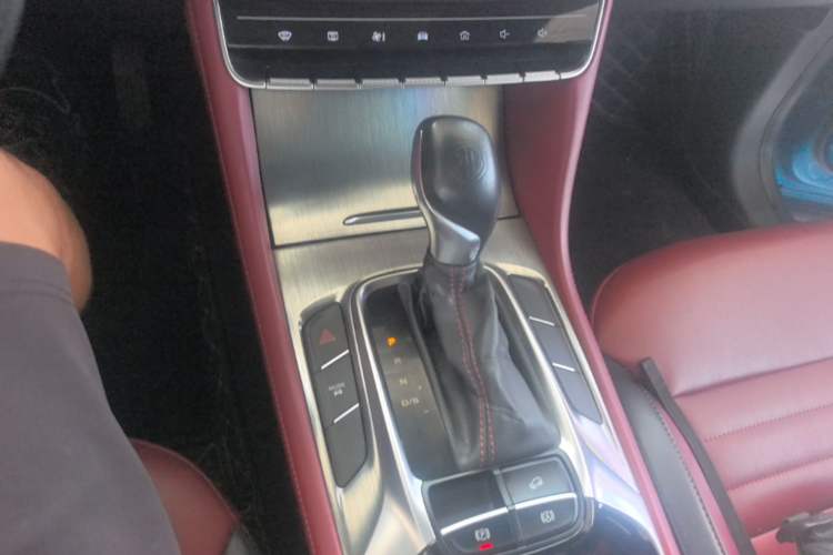 Used MG HS 2019 20T Automatic Two-Wheel Drive Trophy Super Sport Version China VI Standard Gear Lever