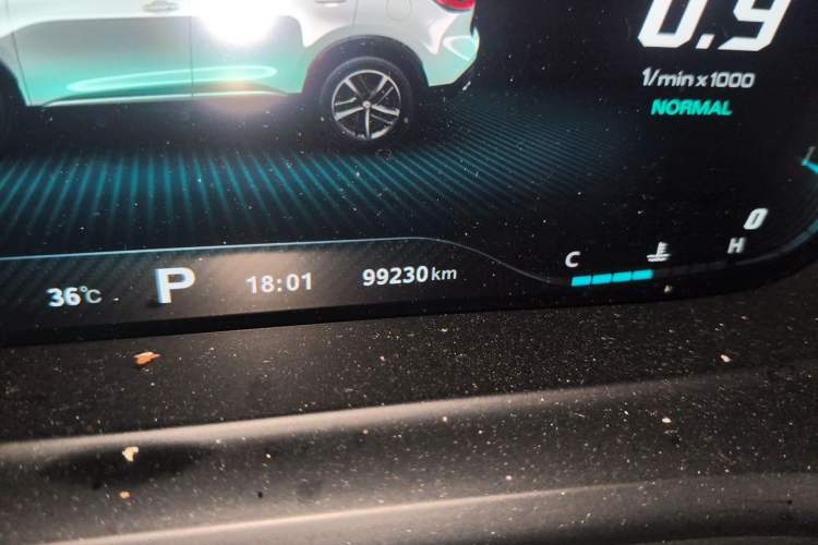 Used MG HS 2019 30T Automatic 2WD Trophy Supreme Edition China VI Standard Odometer Close Up
