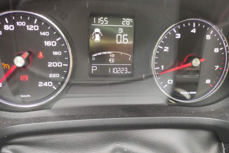 Used MG HS 2019 20T Automatic Two-Wheel Drive Luxury Edition China VI Standard Odometer Close Up