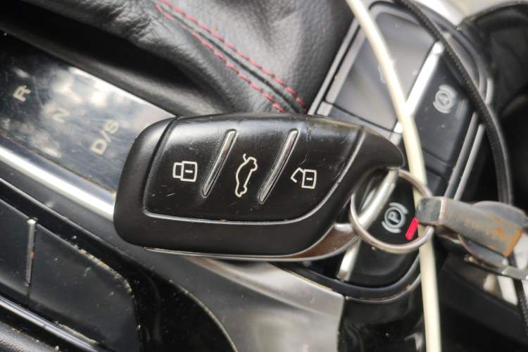 Used MG HS 2019 20T Automatic Two-Wheel Drive Luxury Edition China VI Standard Vehicle Key