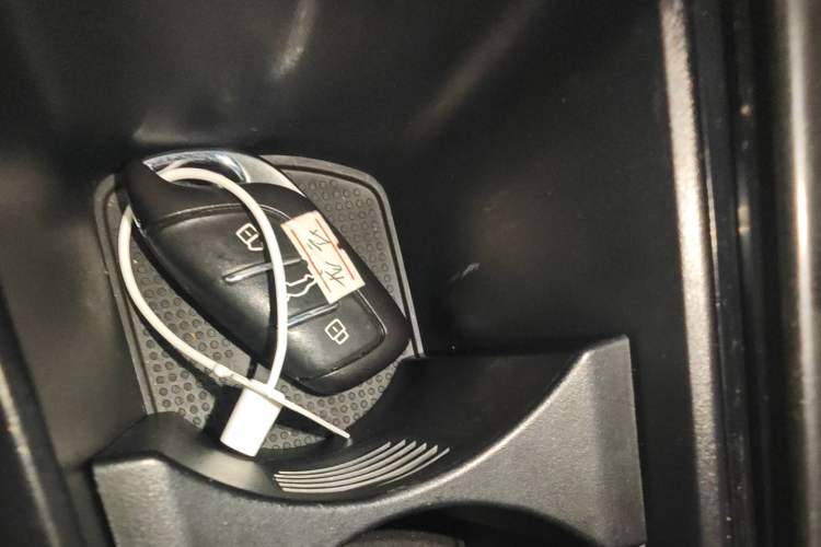 Used MG HS 2019 20T Automatic Two-Wheel Drive Trophy Super Sport Version China VI Standard Vehicle Key