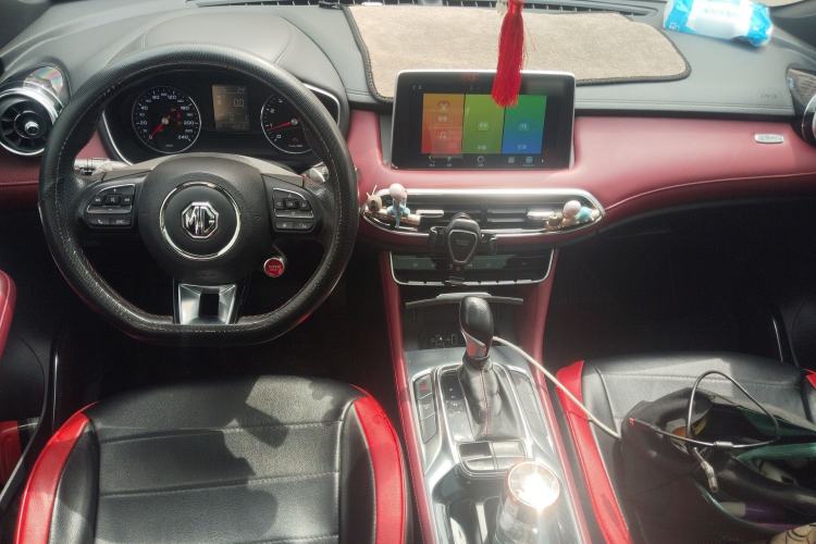 Used MG HS 2019 20T Automatic Two-Wheel Drive Trophy Super Sport Version China VI Standard Center Console