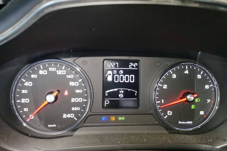 Used MG HS 2019 20T Automatic Two-Wheel Drive Trophy Super Sport Version China VI Standard Instrument Cluster
