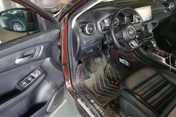 Used MG HS 2019 20T Automatic Two-Wheel Drive Trophy Super Sport Version China VI Standard Interior 3