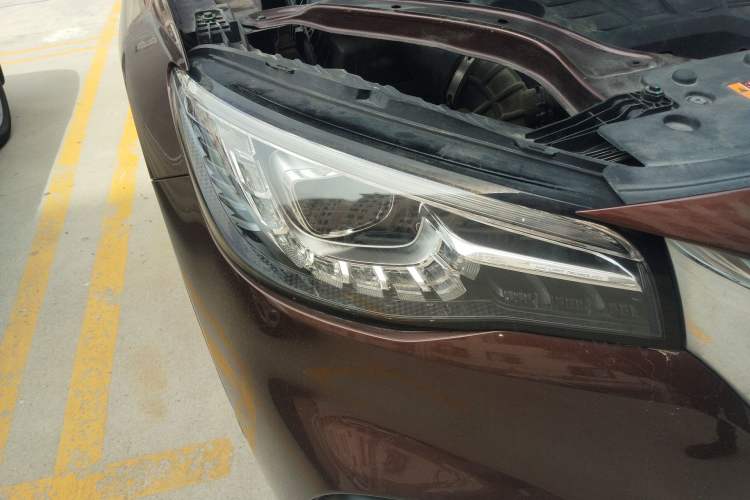 Used MG HS 2019 20T Automatic Two-Wheel Drive Trophy Super Sport Version China VI Standard Right Front Headlight