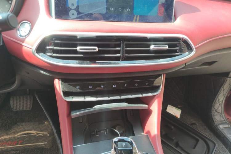 Used MG HS 2019 30T Automatic 2WD Trophy Enhanced Version China VI Standard Audio And AC Panel