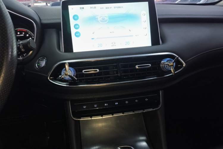 Used MG HS 2019 30T Automatic 2WD Trophy Enhanced Version China VI Standard Audio And AC Panel