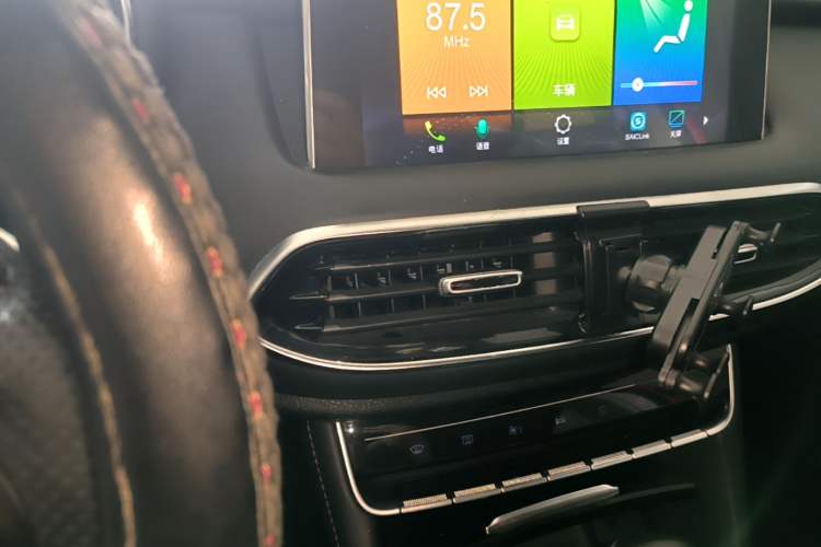 Used MG HS 2019 20T Automatic Two-Wheel Drive Luxury Edition China VI Standard Audio And AC Panel