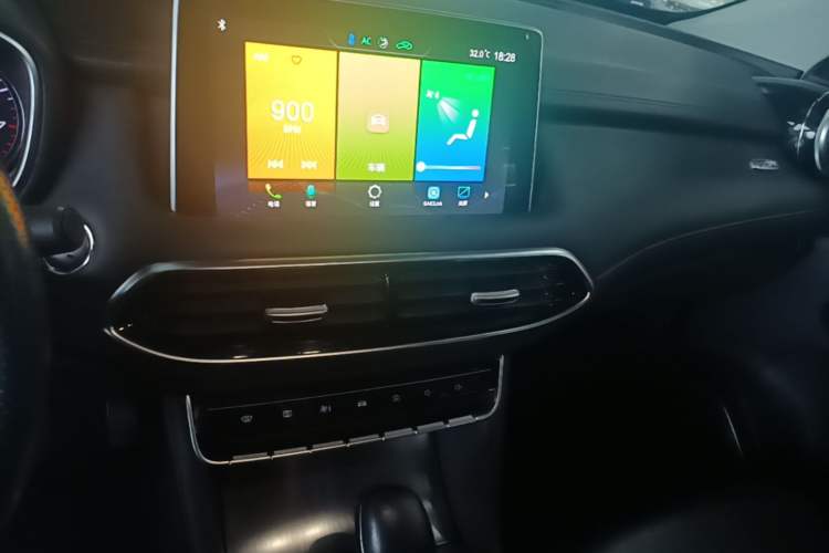 Used MG HS 2019 20T Automatic Two-Wheel Drive Trophy Super Sport Version China VI Standard Audio And AC Panel
