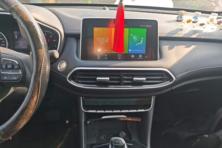 Used MG HS 2019 20T Automatic Two-Wheel Drive Luxury Edition China VI Standard Audio And AC Panel